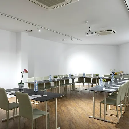 레오나르도 플라자 키프리아 마리스 비치 앤 스파 4* Geroskipou