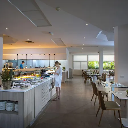 莱昂纳多广场塞浦路斯马里斯海滩酒店及spa 酒店 Geroskipou