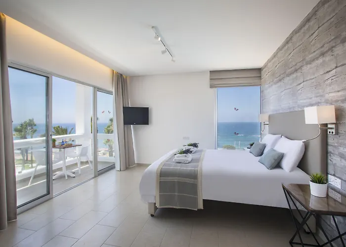 Hotel Leonardo Plaza Cypria Maris & (adults Only) 4*