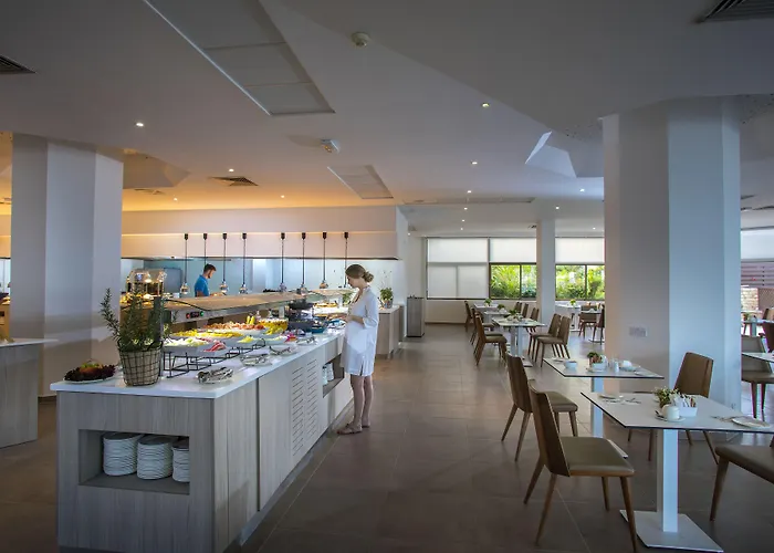 Leonardo Plaza Cypria Maris & (adults Only) Hotel Geroskipou